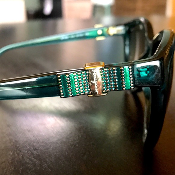 Salvatore Ferragamo sunglasses - Picture 4 of 8